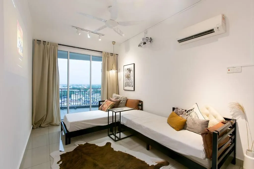Apartment Projector Pulse Ipoh- Safari @Majestic Condo